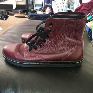 Dr. Martens Leyton Leather boots